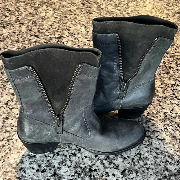 Born Size 7.5 Gray Mila Distressed Leather Side Zip Mid Calf Boots - Picture 3 of 6